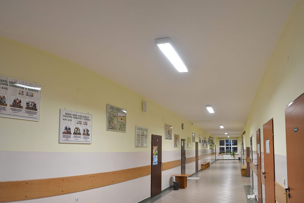 Korytarz w szkole w Brzeźnie Korytarz w szkole w Brzeźnie